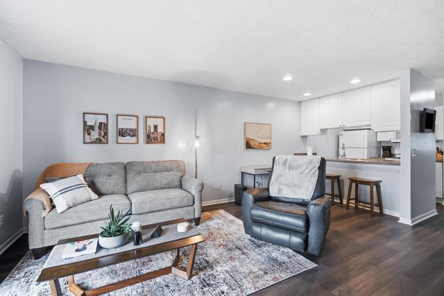 4643 Parrau Drive, 68B, Columbus, OH 43228