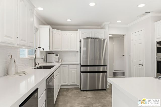 3670 E Vivian Circle, Palm Springs, CA 92262