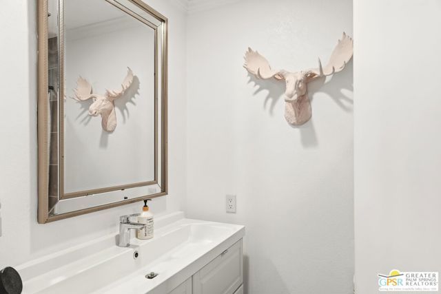 3670 E Vivian Circle, Palm Springs, CA 92262