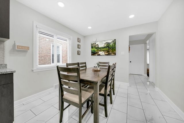 6449 S Kenneth Avenue, Chicago, IL 60629