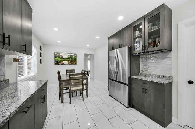 6449 S Kenneth Avenue, Chicago, IL 60629