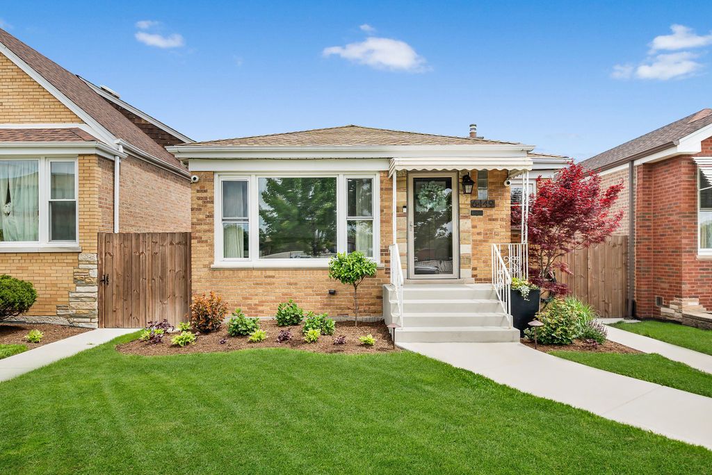 6449 S Kenneth Avenue, Chicago, IL 60629