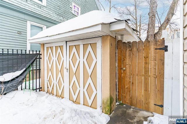 51 Lyons Avenue, Newark, NJ 07112