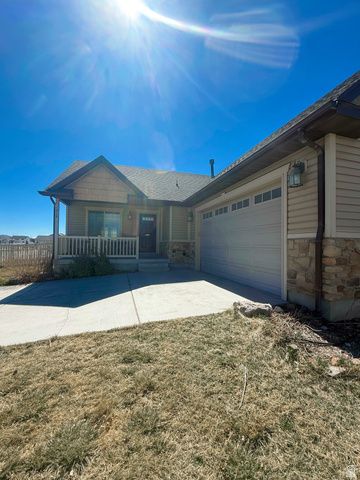 1612 E SHADOW DR, Eagle Mountain, UT 84005