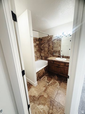 1612 E SHADOW DR, Eagle Mountain, UT 84005