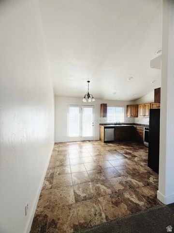 1612 E SHADOW DR, Eagle Mountain, UT 84005