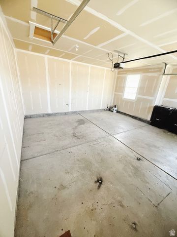 1612 E SHADOW DR, Eagle Mountain, UT 84005