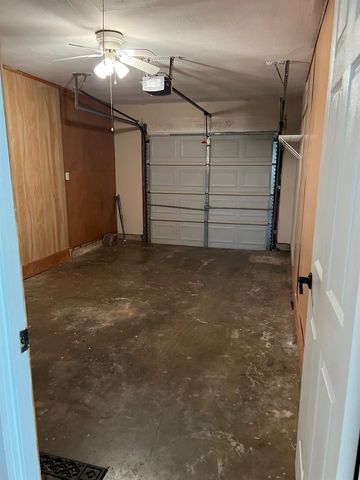 110 S Oleander Street, Lake Jackson, TX 77566