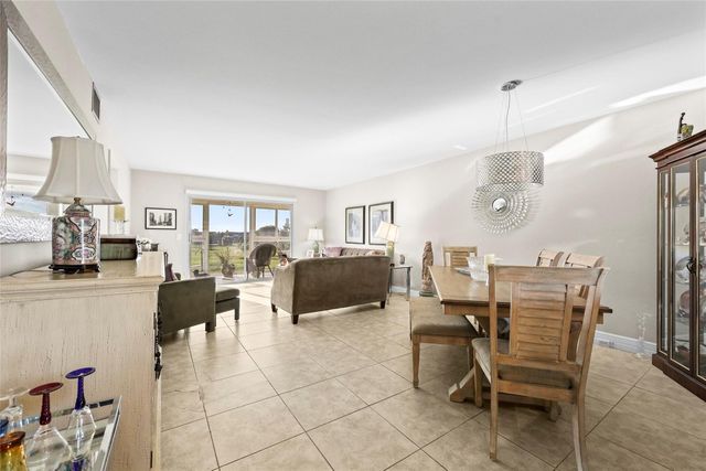 800 SW 125th Way 405-O, Pembroke Pines, FL 33027