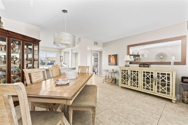 800 SW 125th Way 405-O, Pembroke Pines, FL 33027