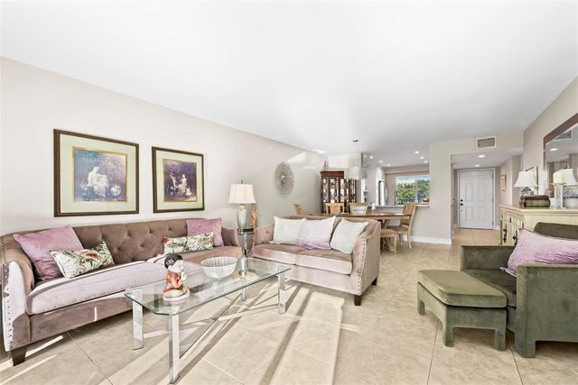 800 SW 125th Way 405-O, Pembroke Pines, FL 33027