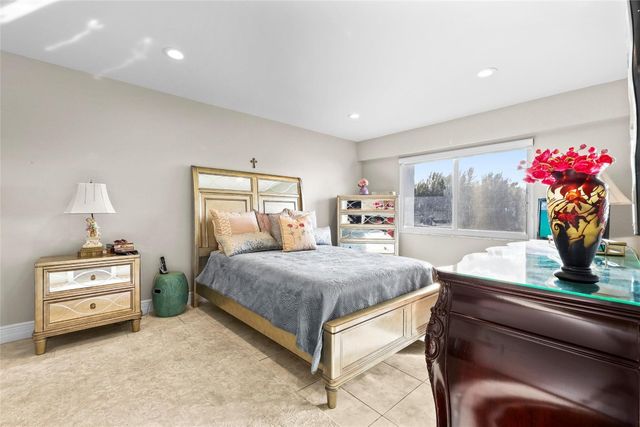 800 SW 125th Way 405-O, Pembroke Pines, FL 33027