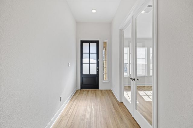 433 Running Bird RD, Austin, TX 78737