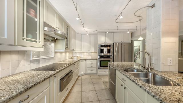 5880 MIDNIGHT PASS ROAD 307, Sarasota, FL 34242