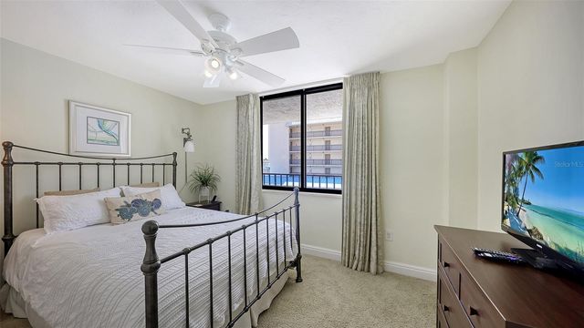 5880 MIDNIGHT PASS ROAD 307, Sarasota, FL 34242