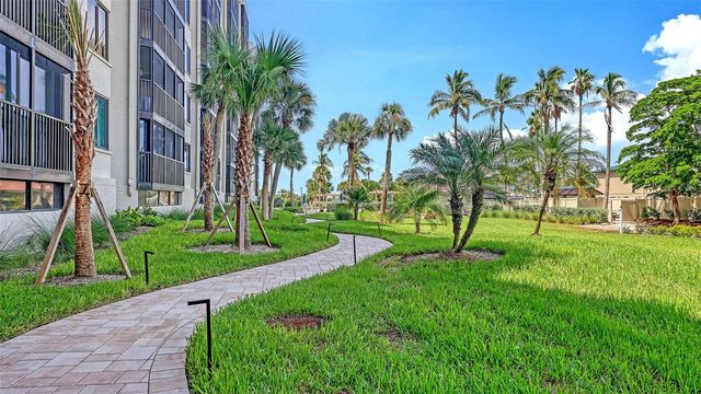 5880 MIDNIGHT PASS ROAD 307, Sarasota, FL 34242