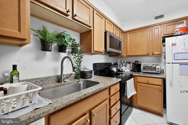 7400 LAKEVIEW DR #N203, Bethesda, MD 20817