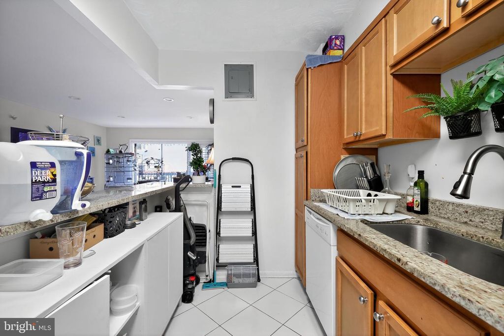 Image 13 of property listing at 7400 LAKEVIEW DR #N203, Bethesda, MD 20817