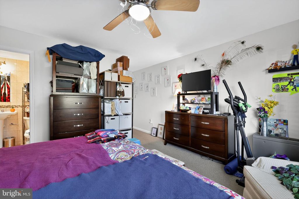 Image 19 of property listing at 7400 LAKEVIEW DR #N203, Bethesda, MD 20817