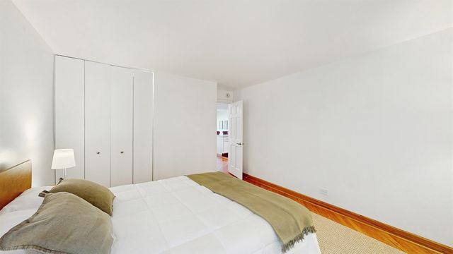 5880 Forest View Road C, Lisle, IL 60532