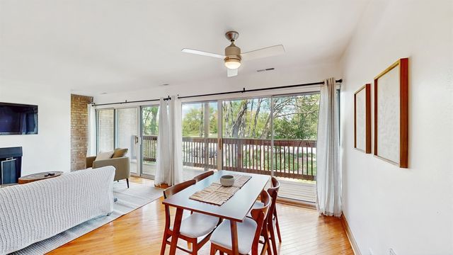 5880 Forest View Road C, Lisle, IL 60532
