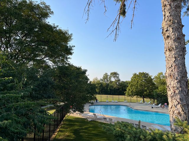 5880 Forest View Road C, Lisle, IL 60532