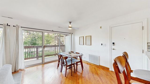 5880 Forest View Road C, Lisle, IL 60532