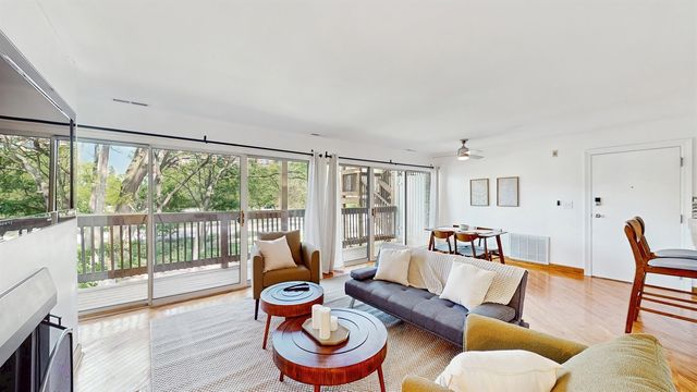 5880 Forest View Road C, Lisle, IL 60532