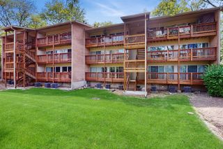 5880 Forest View Road C, Lisle, IL 60532