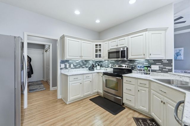 7228 Evansbrook Drive, Fort Wayne, IN 46835