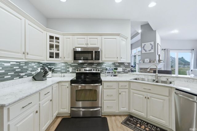 7228 Evansbrook Drive, Fort Wayne, IN 46835