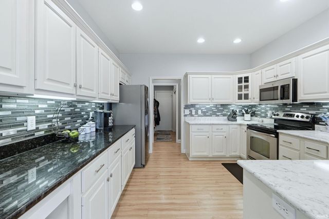 7228 Evansbrook Drive, Fort Wayne, IN 46835