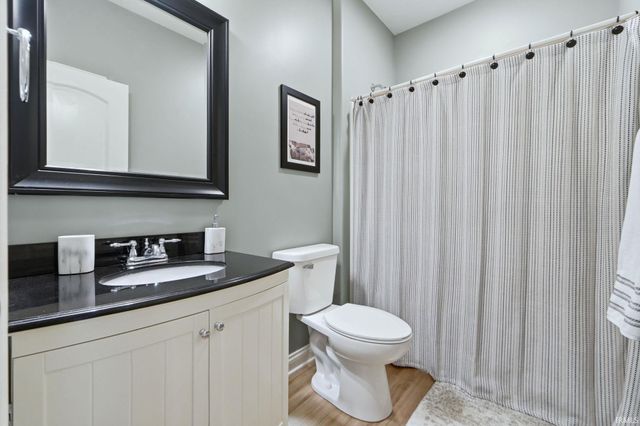 7228 Evansbrook Drive, Fort Wayne, IN 46835