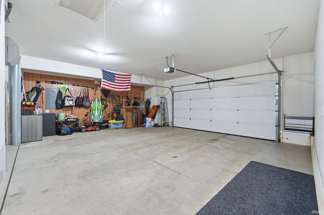 7228 Evansbrook Drive, Fort Wayne, IN 46835