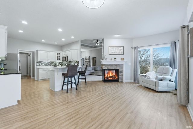 7228 Evansbrook Drive, Fort Wayne, IN 46835