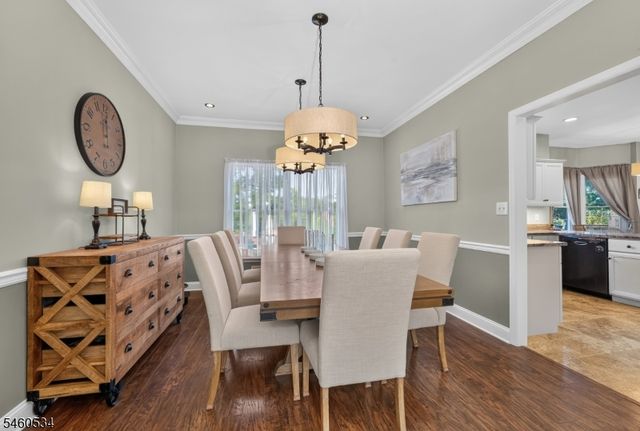 6 Pinewood Rd, Holland Twp., NJ 08848