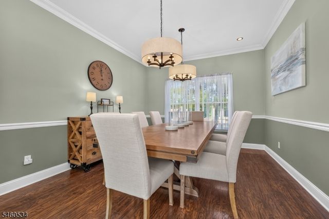 6 Pinewood Rd, Holland Twp., NJ 08848
