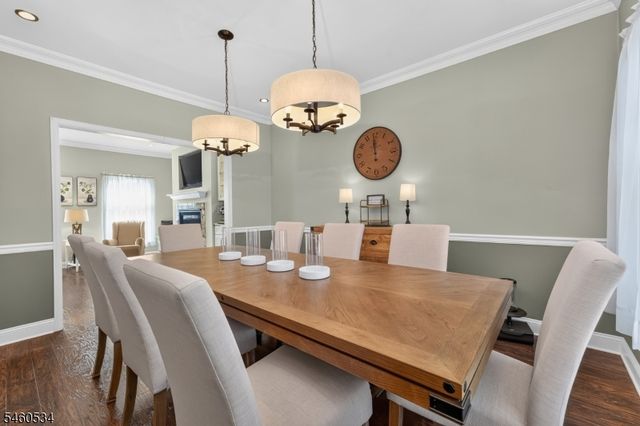 6 Pinewood Rd, Holland Twp., NJ 08848