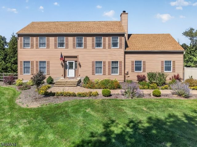 6 Pinewood Rd, Holland Twp., NJ 08848