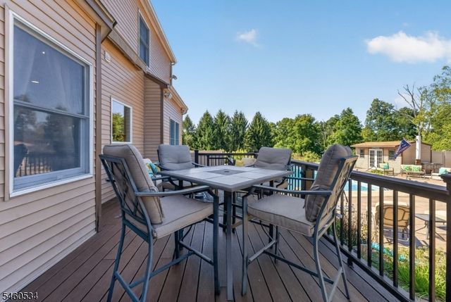 6 Pinewood Rd, Holland Twp., NJ 08848