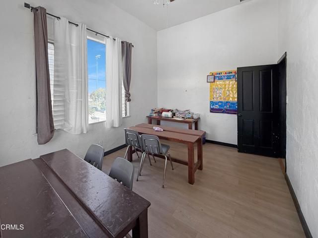 7101 S Menlo Avenue, Los Angeles, CA 90044