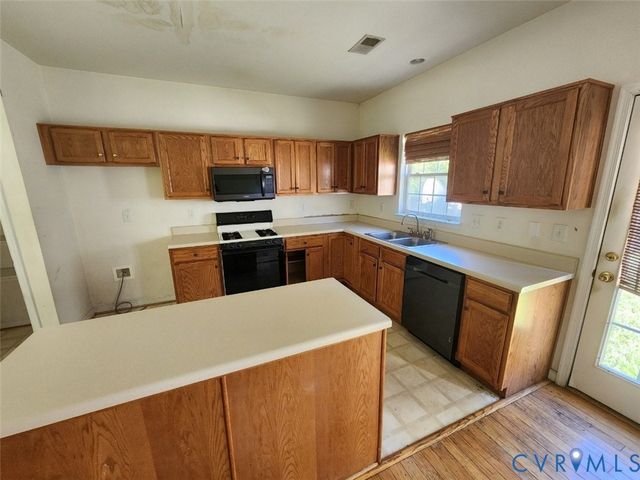 451 Hollybrook Ridge Ln, Henrico, VA 23223