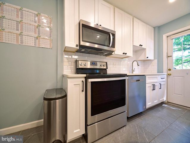 1022 VERNON ST, Alexandria, VA 22314