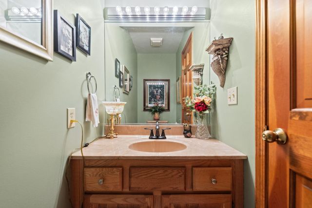 2606 Club Court, Valparaiso, IN 46383