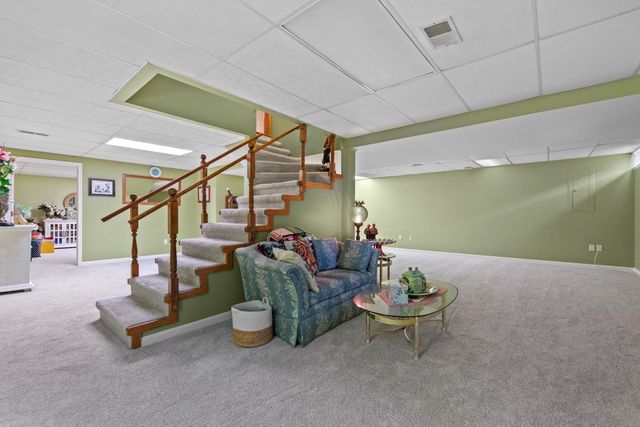 2606 Club Court, Valparaiso, IN 46383