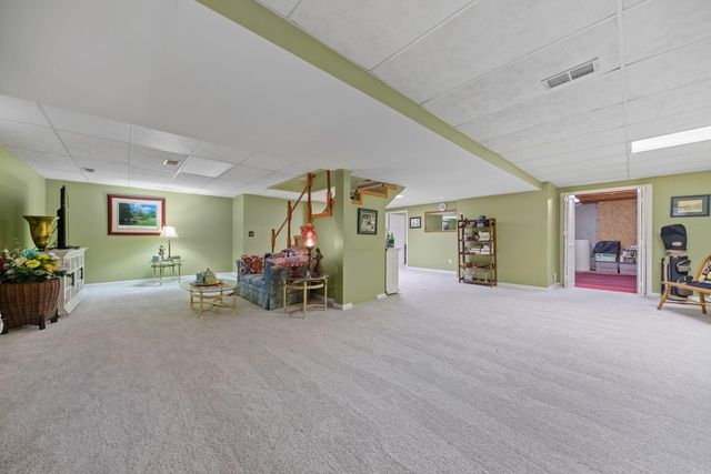 2606 Club Court, Valparaiso, IN 46383