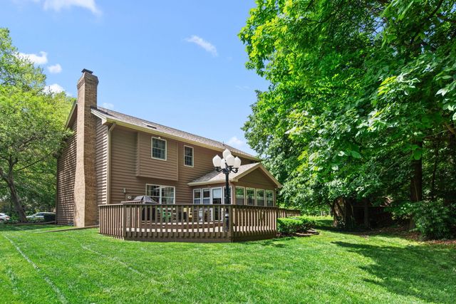 2606 Club Court, Valparaiso, IN 46383