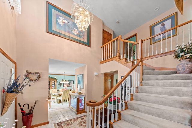 2606 Club Court, Valparaiso, IN 46383
