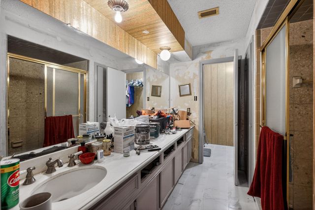 7815 Hummingbird Street, Houston, TX 77071