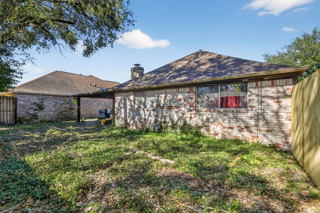 7815 Hummingbird Street, Houston, TX 77071